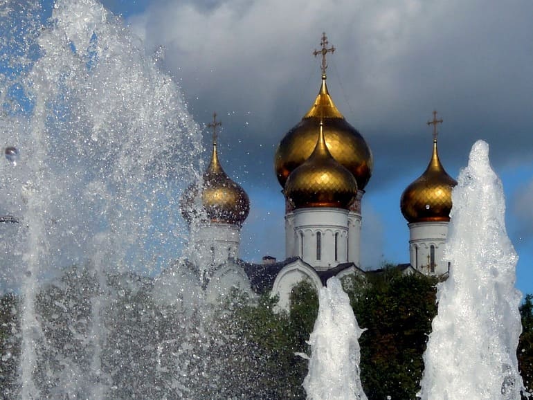 Купола храма
